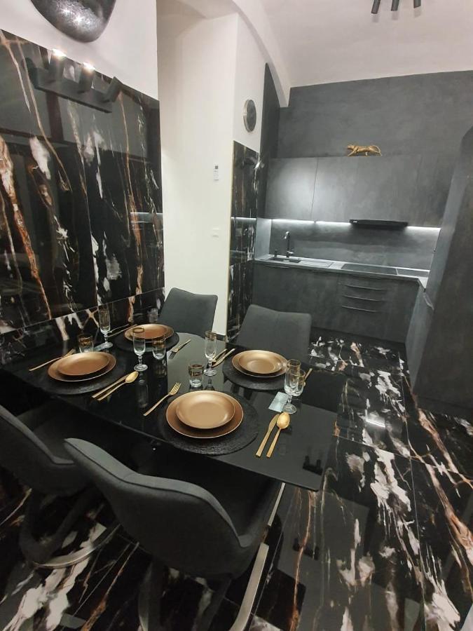 Appartement Monar Exclusive Center Free Parking In Garage à Košice Extérieur photo
