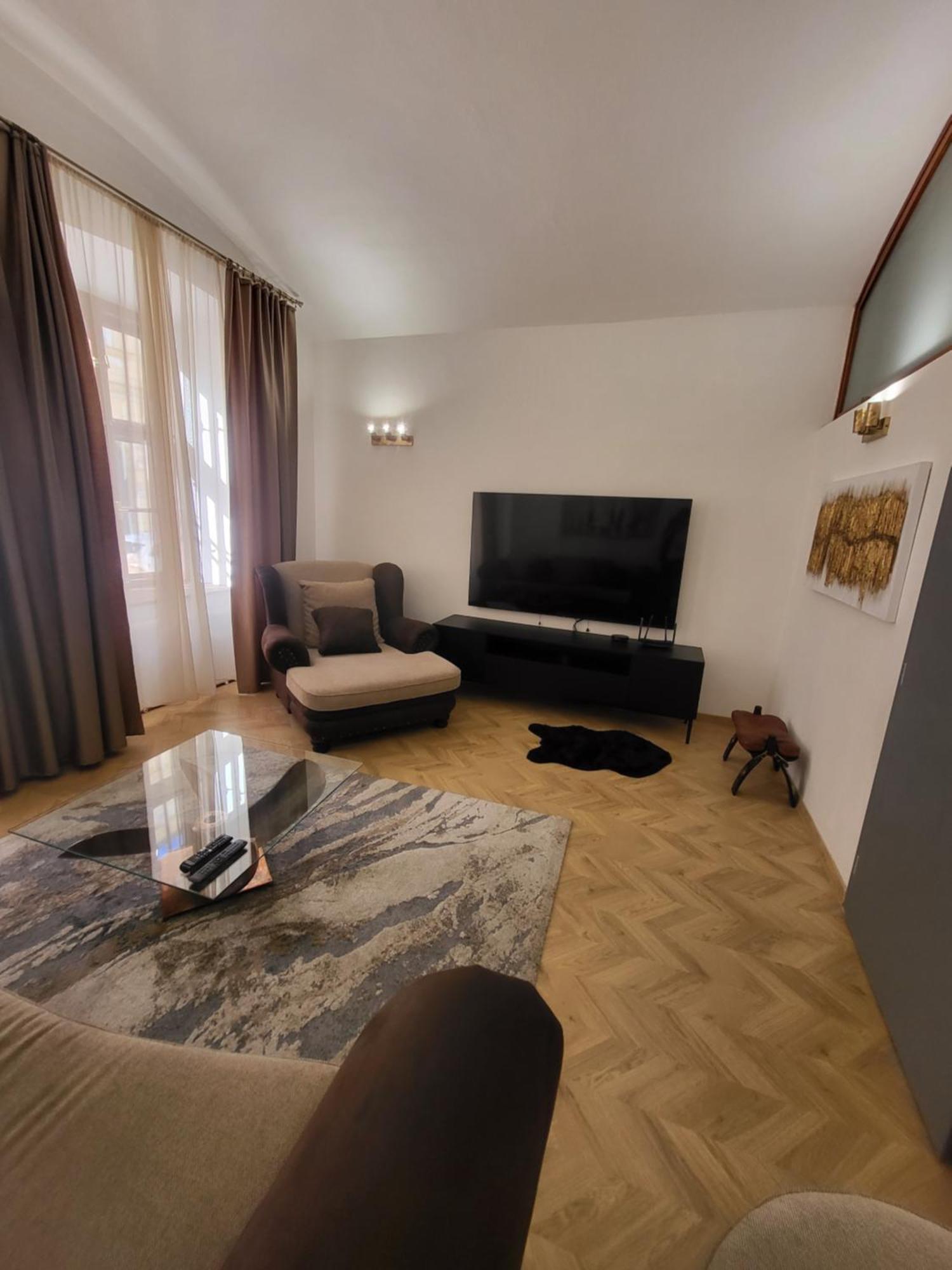 Appartement Monar Exclusive Center Free Parking In Garage à Košice Extérieur photo